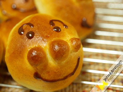Roti Bentuk Anpanman, Doraemon dan Hello Kitty